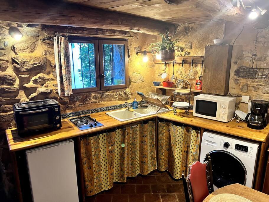 La Maison De Blanche Neige Assignan ภายนอก รูปภาพ